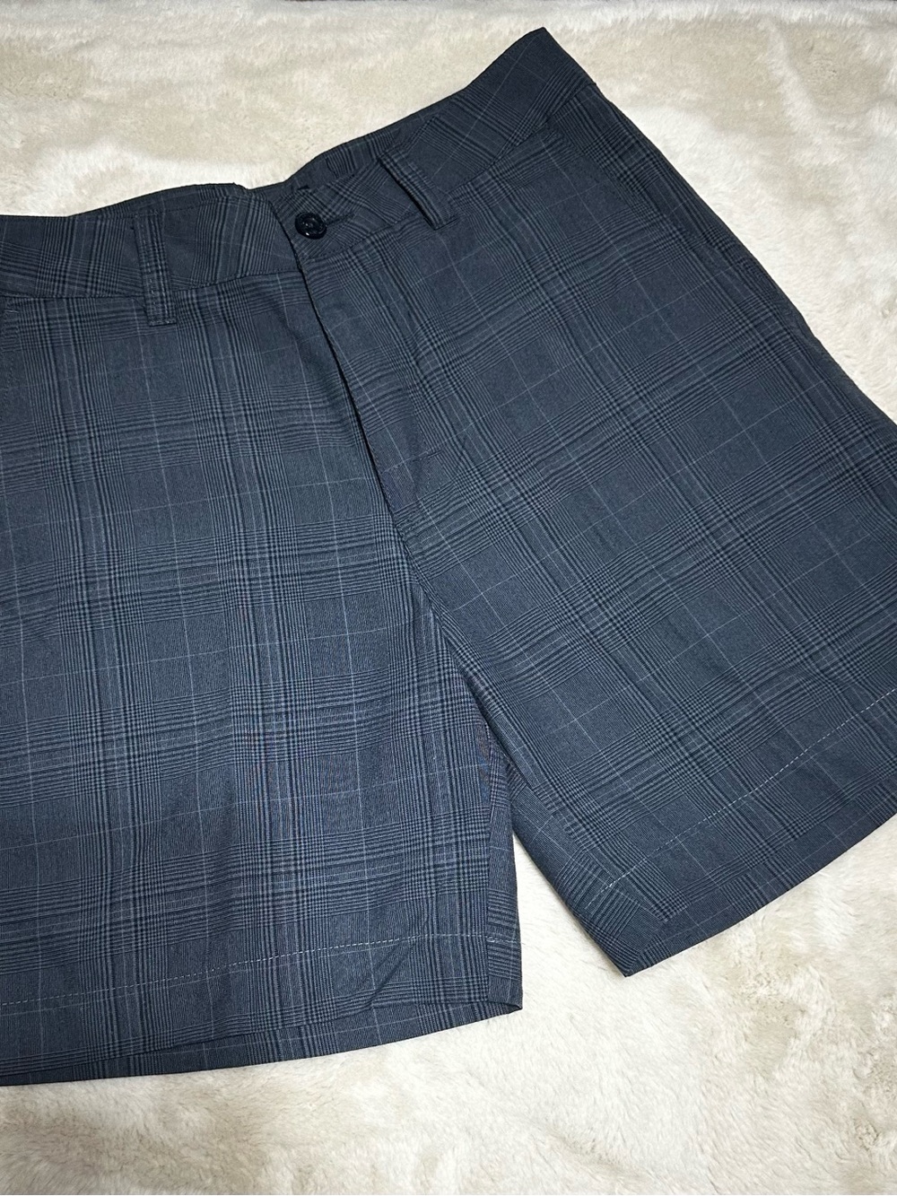 O'Neill First in Last out Men's Dark Gray Navy Plaid Flat-Front Shorts